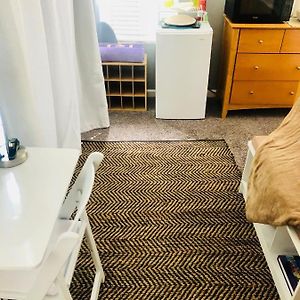 Deluxe Queen Suite